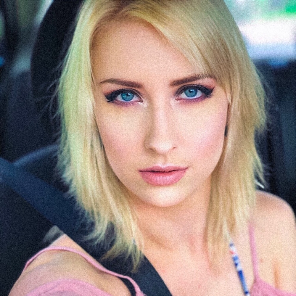 Meet your Posher, Holley